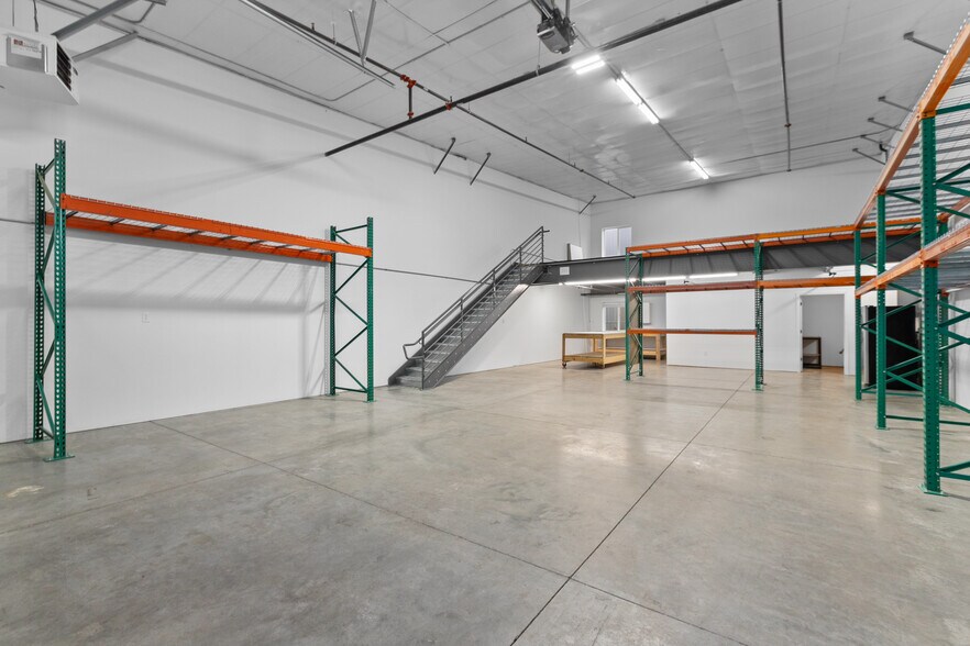 More Photos Of 1985 Alpine Way, Bellingham Warehouse For Sale