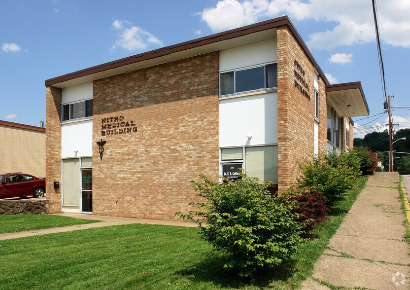 Primary Photo Of 1901 19th St, Nitro Medical For Lease