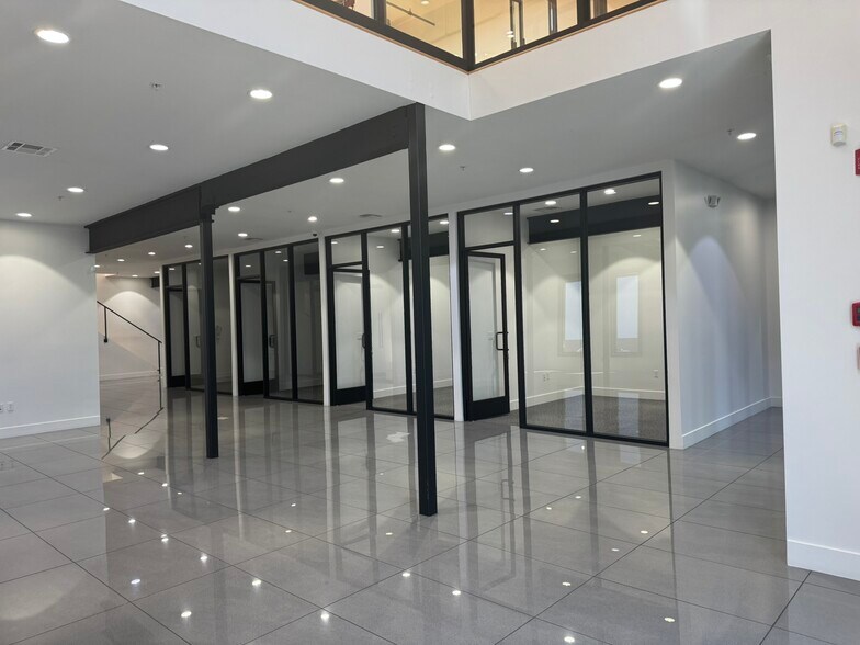 More Photos Of 345 N Baldwin Park Blvd, City of Industry Manufacturing For Lease