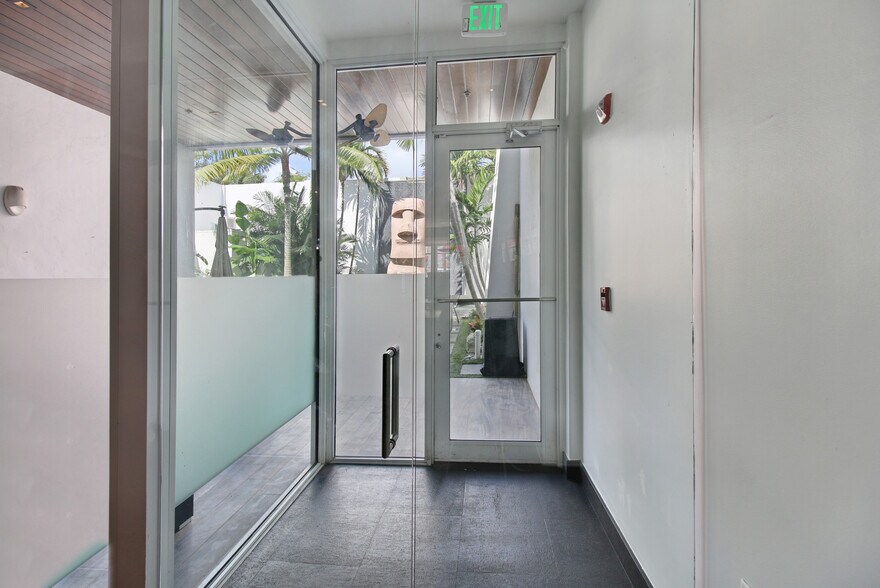 More Photos Of 1542 Washington Ave, Miami Beach Restaurant For Sale