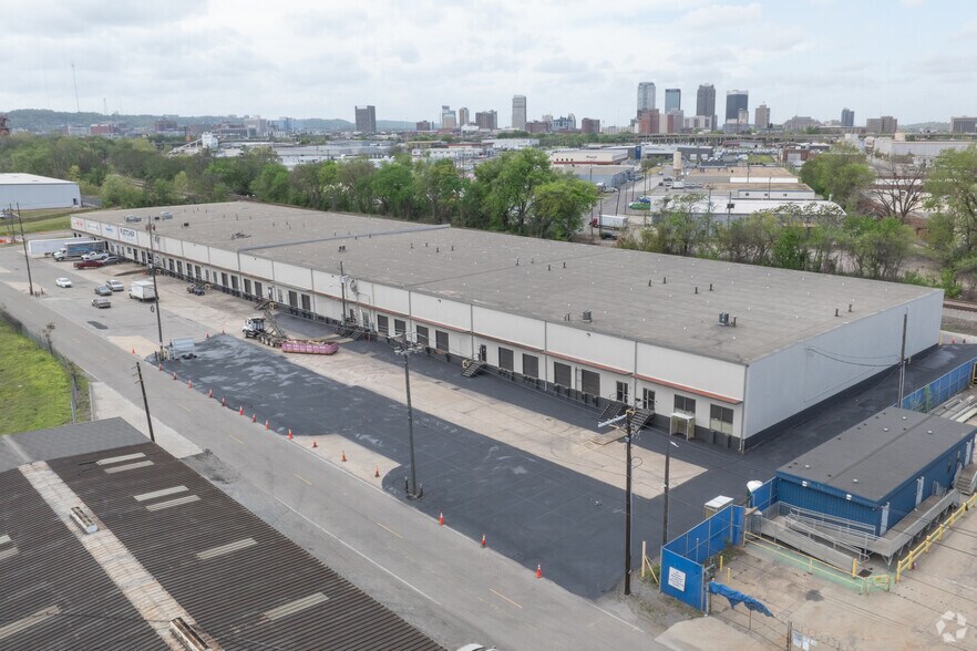 More Photos Of 3230 Messer Airport Hwy, Birmingham Warehouse For Lease