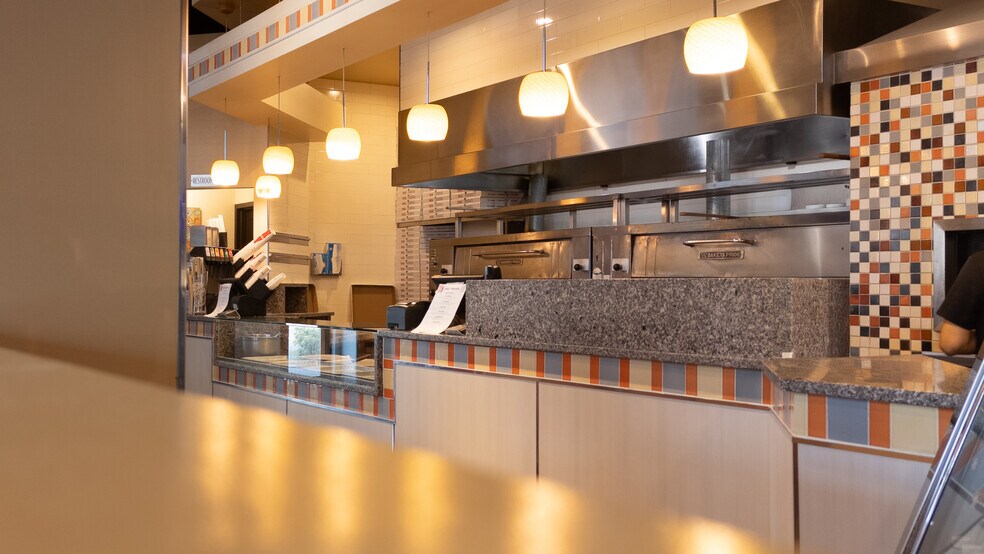 More Photos Of 420 N Country Rd, Saint James Restaurant For Sale