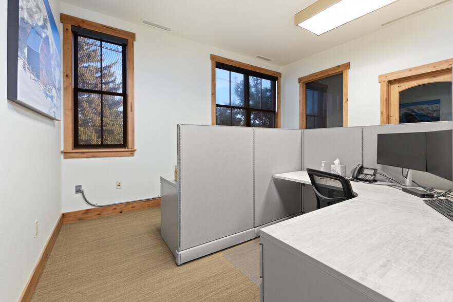 More Photos Of 442 Lincoln Ave, Steamboat Springs Flex For Sale