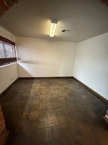 More Photos Of 5257 S Eastern Ave, Las Vegas Office For Sale