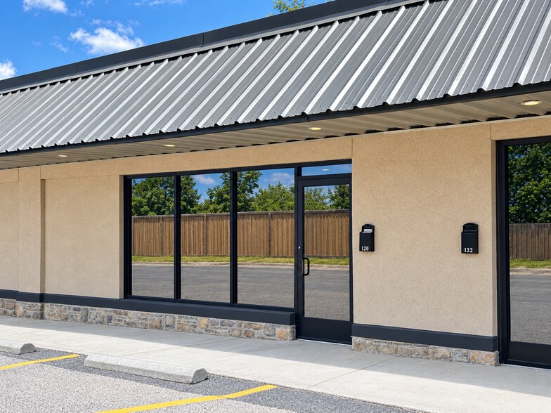 Primary Photo Of 117 S 7th Ave, Durant General Retail For Lease
