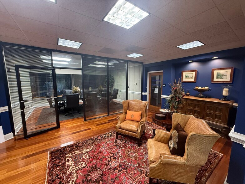 More Photos Of 3680 N Peachtree Rd, Chamblee Loft Creative Space For Lease