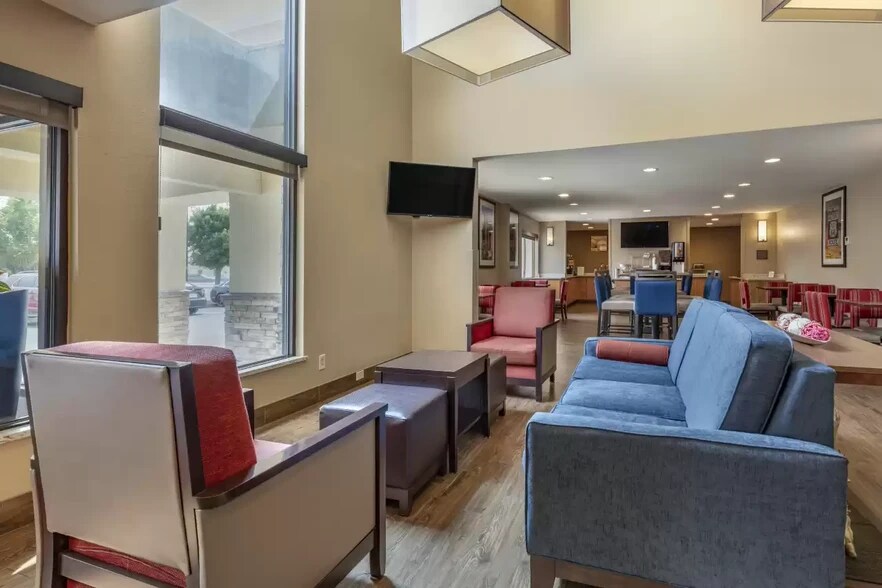 More Photos Of 411 McKnight Ave NW, Albuquerque Hotel For Sale