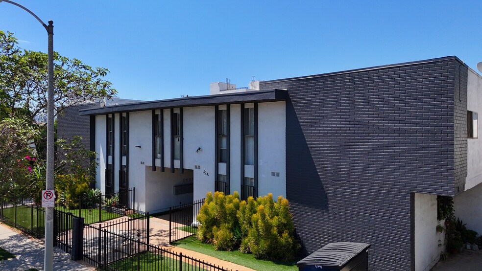 More Photos Of 5741 Virginia Ave, Los Angeles Apartments For Sale