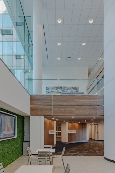 More Photos Of 150 Motor Pkwy, Hauppauge Office For Lease