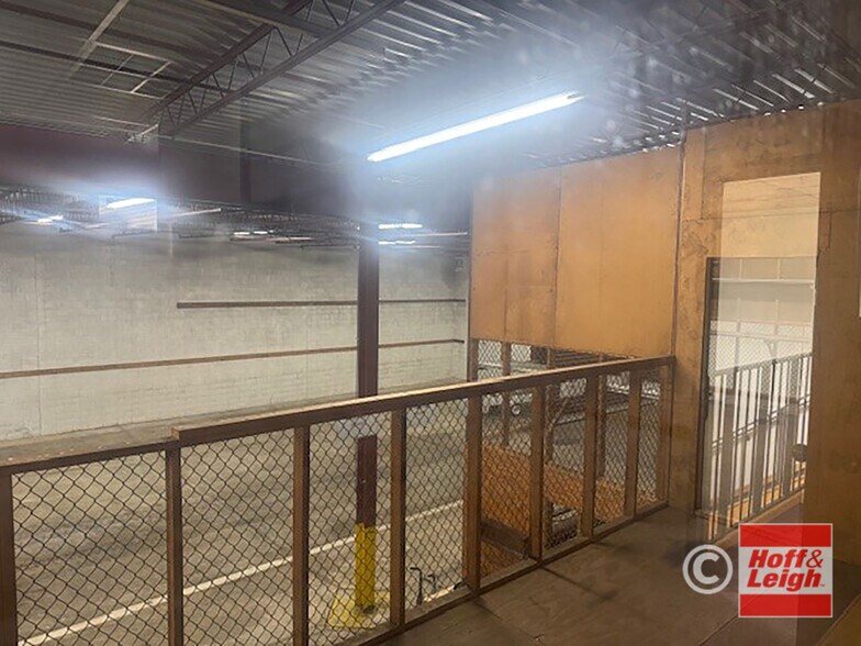 More Photos Of 1750 Newberry St, Cuyahoga Falls Warehouse For Sale