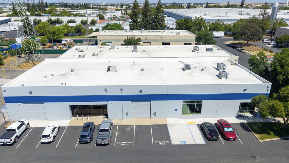 More Photos Of 16 Light Sky Ct, Sacramento Warehouse For Sale