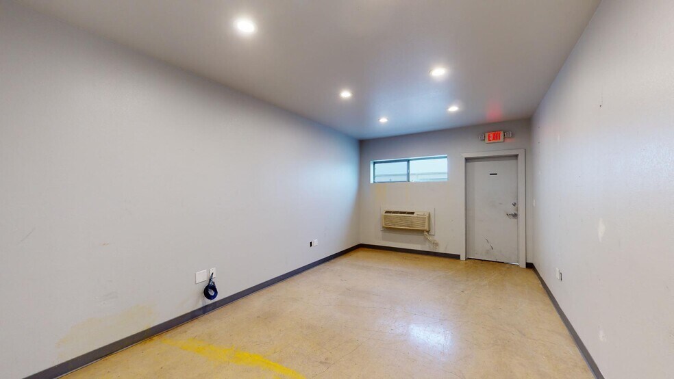 More Photos Of 100 Precision, Buda Warehouse For Lease