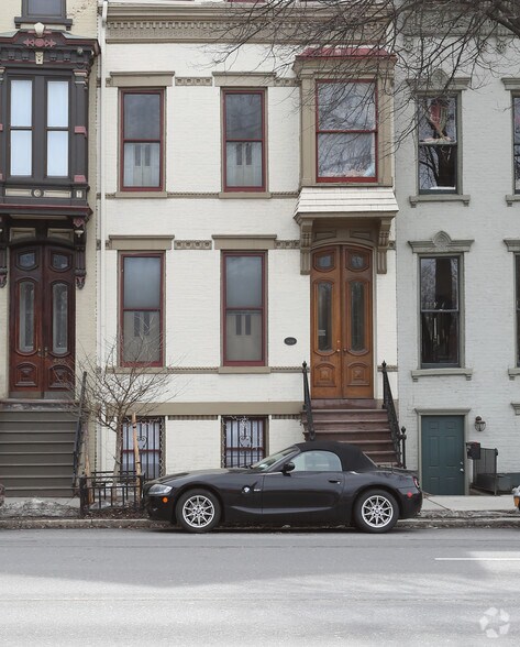 More Photos Of 490 Madison Ave, Albany Apartments For Sale