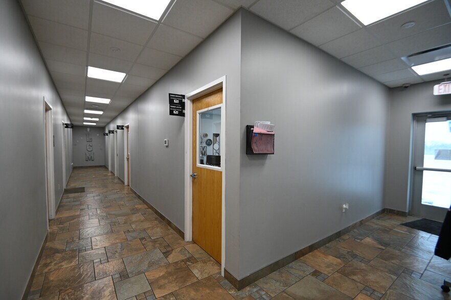 More Photos Of 3301 124th Ave S, Horace Manufacturing For Sale