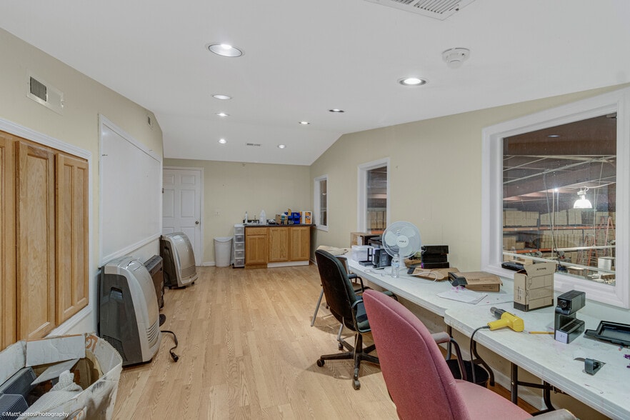 More Photos Of 328 Tiller Dr, Pawleys Island Warehouse For Lease