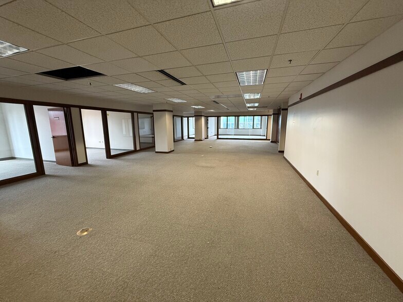 More Photos Of 76 Saint Paul St, Burlington Office Residential For Sale