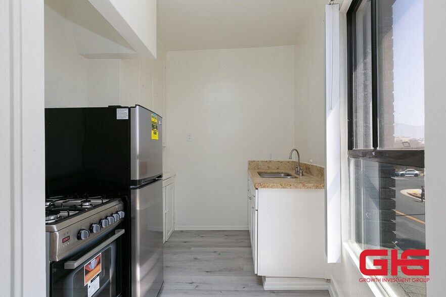 More Photos Of 2401 W Main St, Alhambra Storefront Retail Residential For Lease