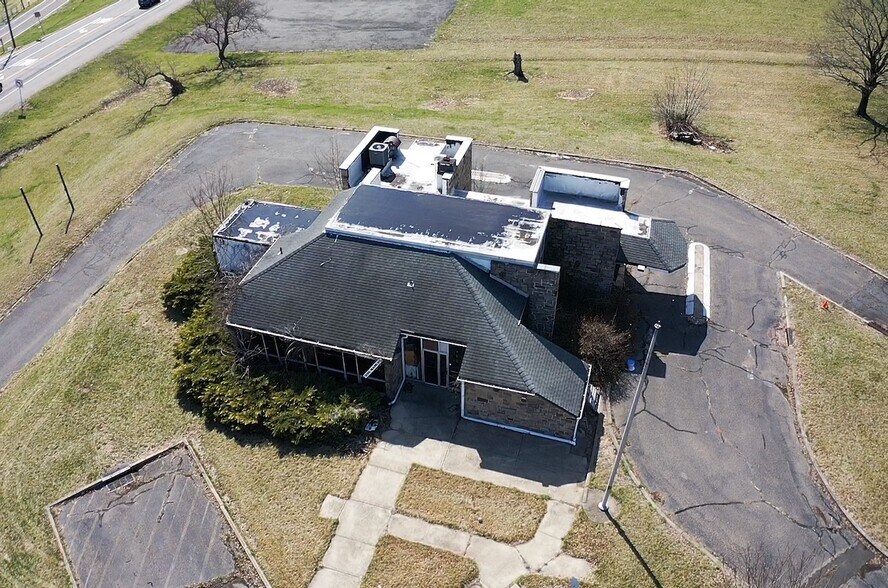 More Photos Of 220 Main St, Glen Gardner Medical For Sale