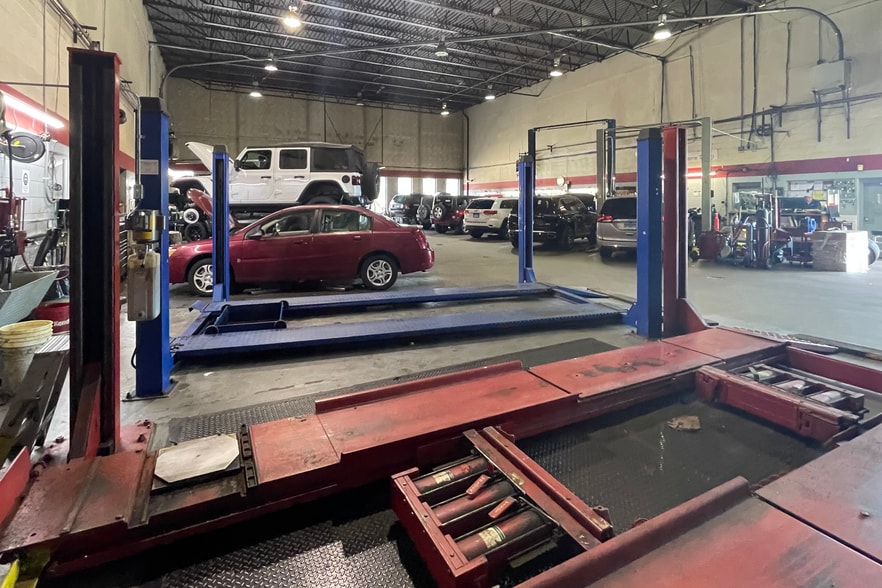 More Photos Of 387 Tunxis Hill Rd, Fairfield Auto Dealership For Sale