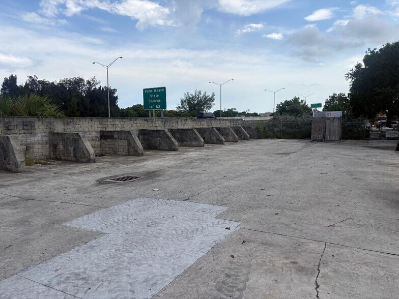 More Photos Of 1800 4th Avenue Ext, Lake Worth Beach Warehouse For Lease