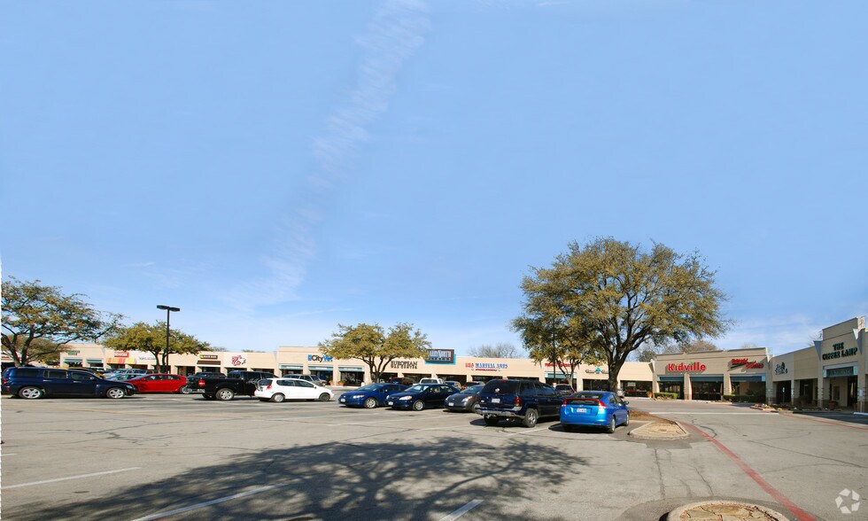 More Photos Of 5959-6025 Royal Ln, Dallas Unknown For Lease
