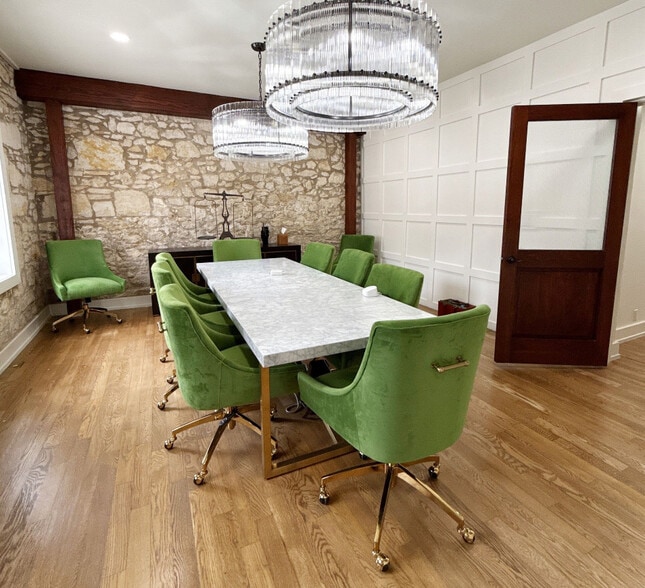 More Photos Of 322 Martinez St, San Antonio Office For Lease