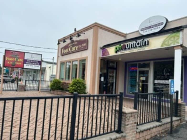 More Photos Of 2793 Jerusalem Ave, North Bellmore Freestanding For Lease