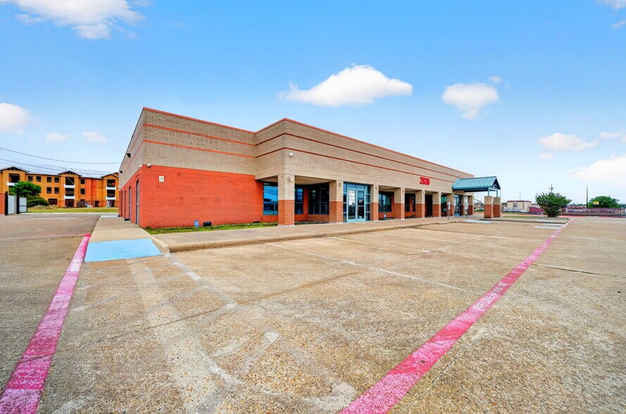 More Photos Of 2920 Motley Dr, Mesquite Medical For Lease
