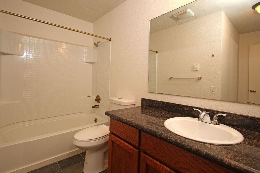 More Photos Of 5631 California Ave SW, Seattle Apartments For Sale