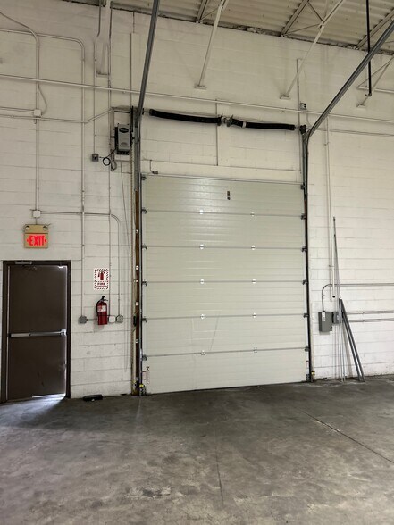 More Photos Of 51 Thousand Oaks Blvd, Morgantown Flex For Lease