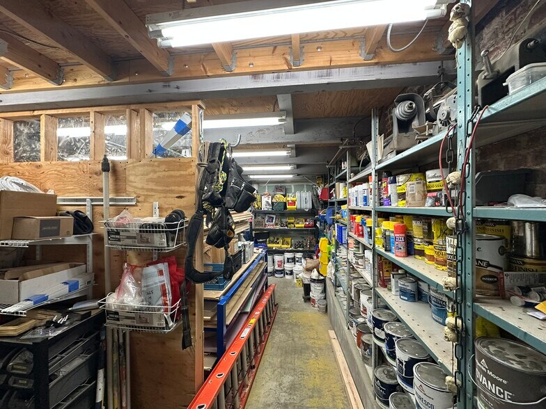 More Photos Of 440 13th St, Brooklyn Flex For Lease