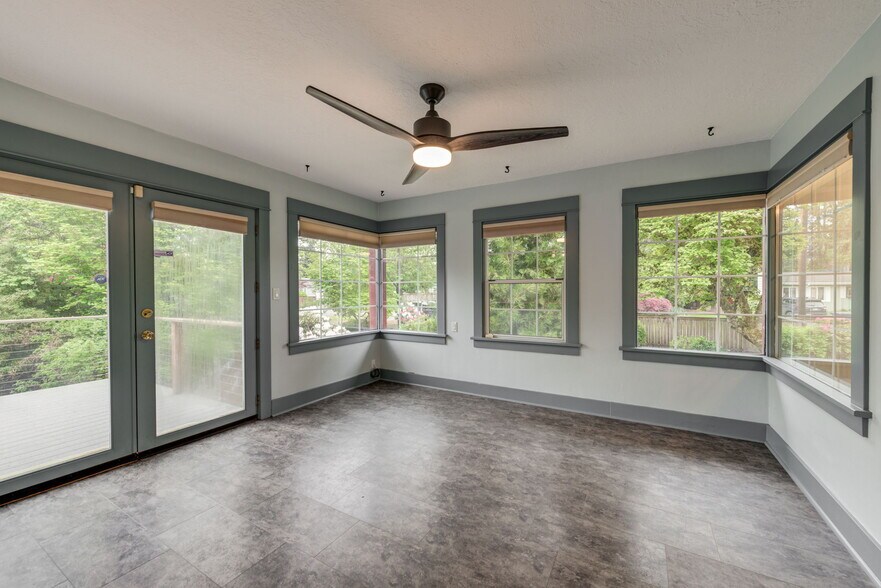 More Photos Of 654 W Main St, Monroe Office For Sale
