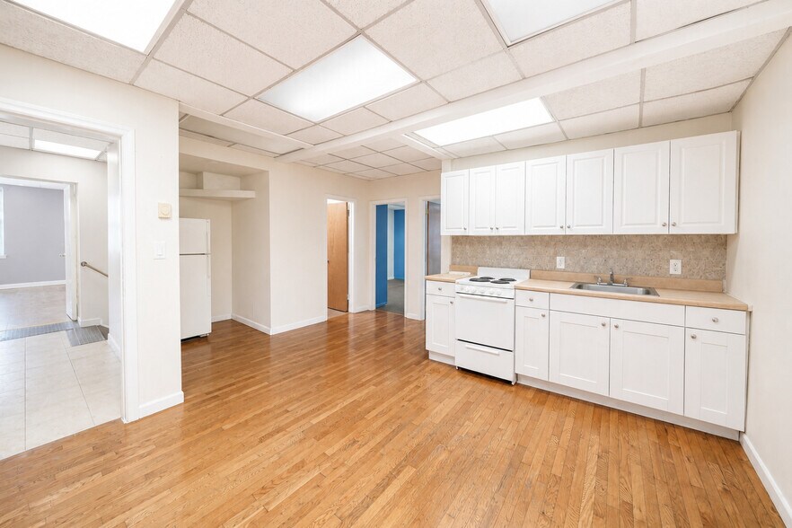 More Photos Of 64-19 Myrtle Ave, Ridgewood Freestanding For Sale