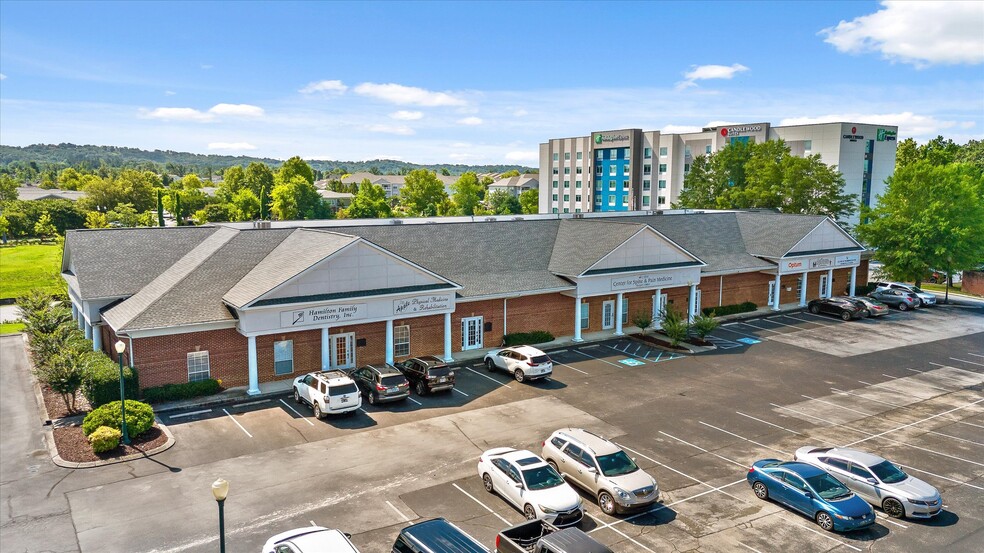 More Photos Of 7446 Shallowford Rd, Chattanooga Medical For Lease