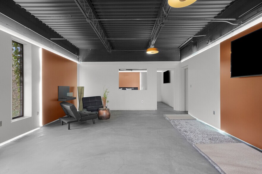 More Photos Of 4130 44th St SE, Grand Rapids Office For Sale