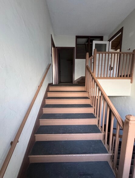 More Photos Of 1209 E Garfield Ave, Glendale Schools For Lease