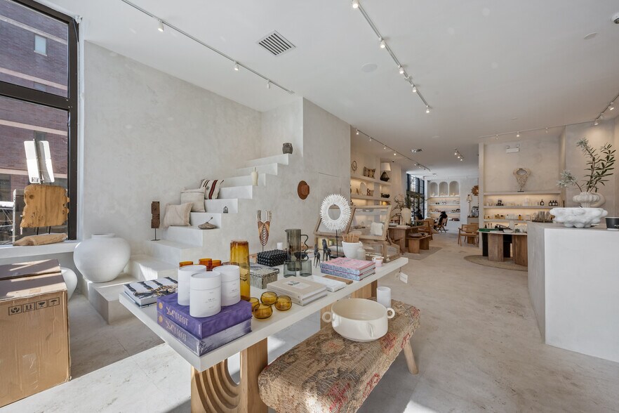 More Photos Of 1856 W Chicago Ave, Chicago Apartments For Sale