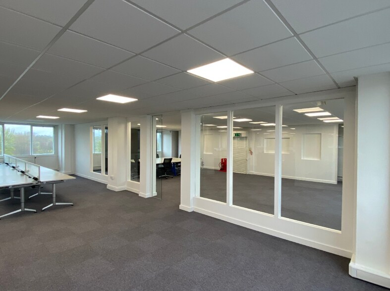 More Photos Of Tiviot Dale, Stockport Office For Lease
