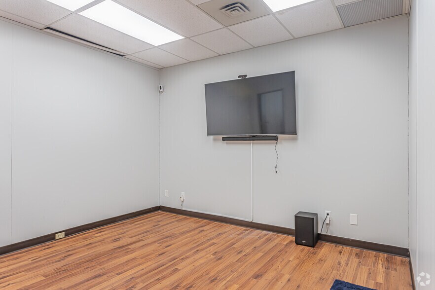 More Photos Of , Edmonton Unknown For Sale