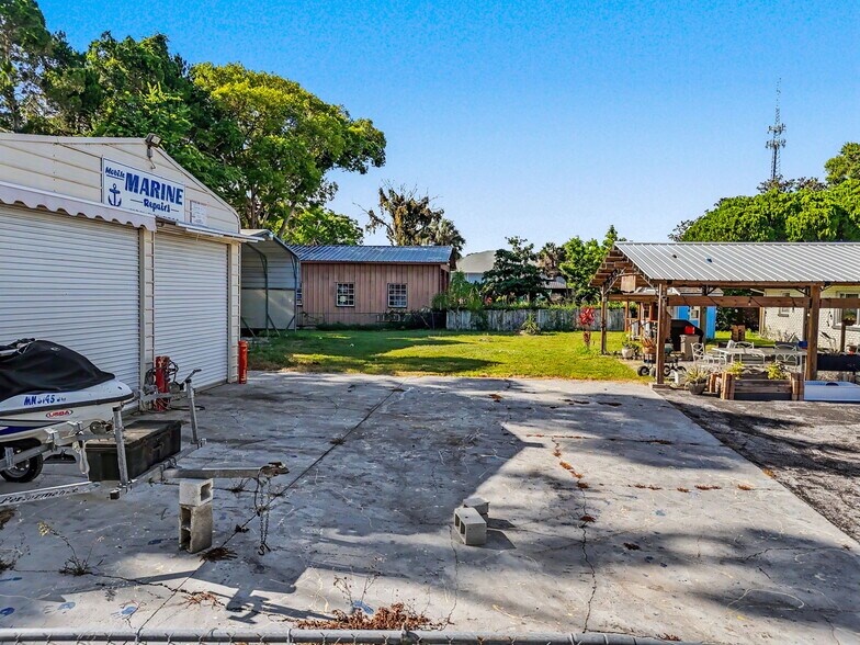 More Photos Of 7813 Leo Kidd Ave, Port Richey Flex For Sale