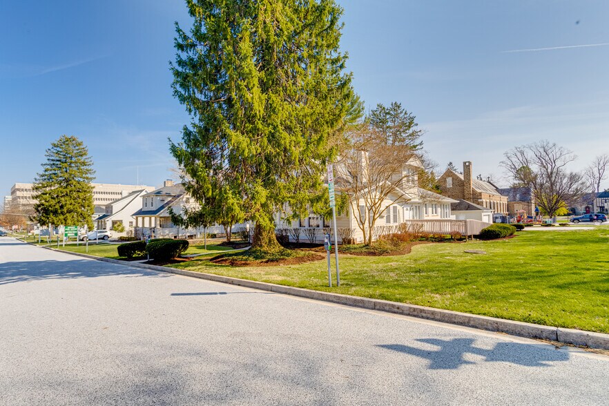 More Photos Of 407 W Pennsylvania Ave, Towson Office For Sale