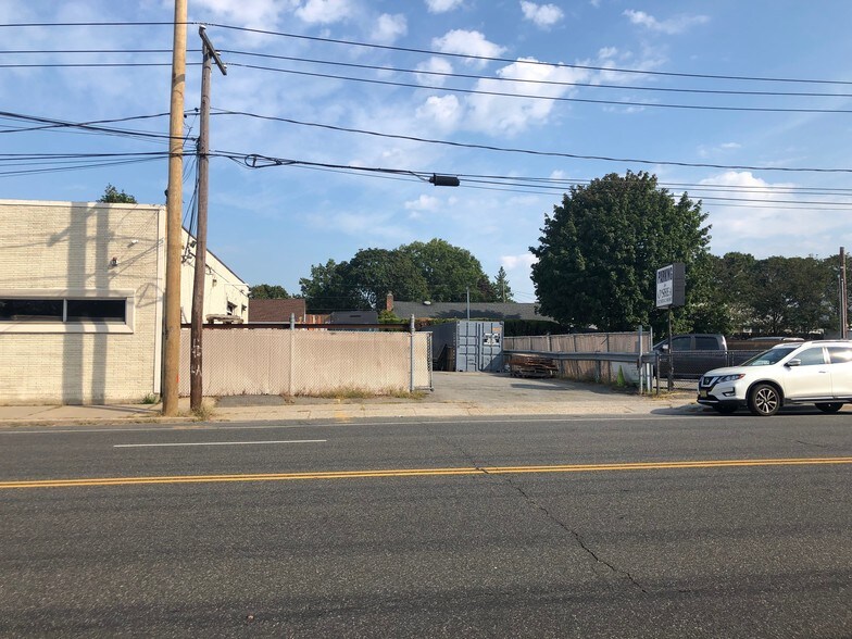 More Photos Of 2487 N Jerusalem Ave, East Meadow Warehouse For Sale