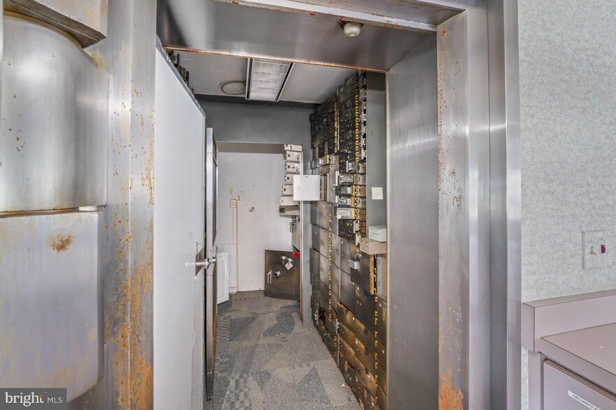 More Photos Of 4943 Landis Ave, Vineland Bank For Lease