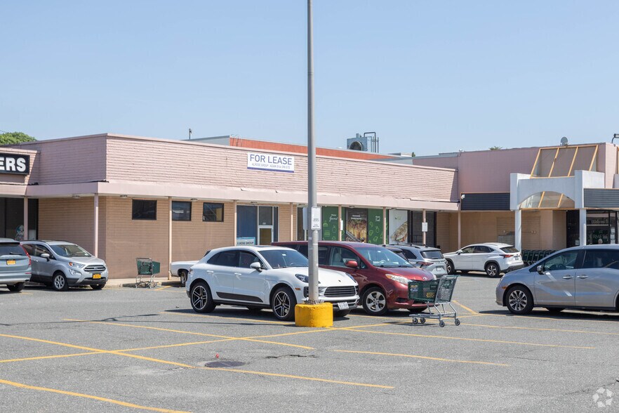 More Photos Of 1000-1030 Railroad Ave, Woodmere Storefront For Lease