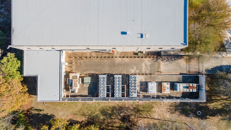 More Photos Of 2703 N Central Expy, Richardson Unknown For Lease