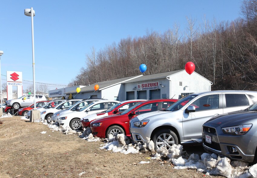 Primary Photo Of 2160 Straits Tpke, Middlebury Auto Dealership For Lease