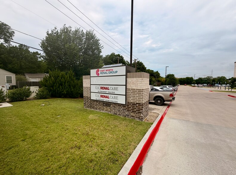 More Photos Of 1902 Windsor Pl, Fort Worth Medical For Lease