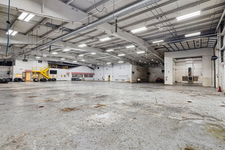 More Photos Of 6661 Huntley Rd, Columbus Warehouse For Sale
