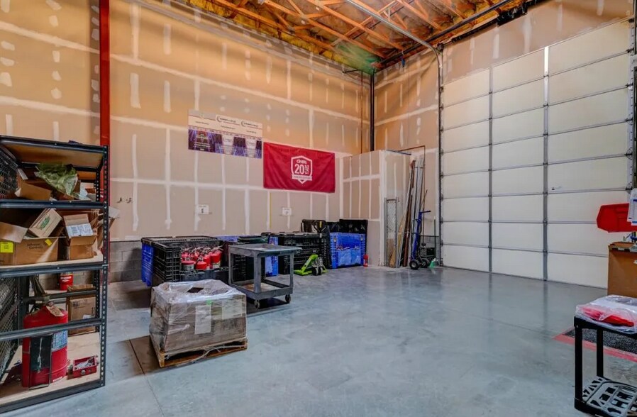 More Photos Of 6724 Corsair Ave, Prescott Warehouse For Lease