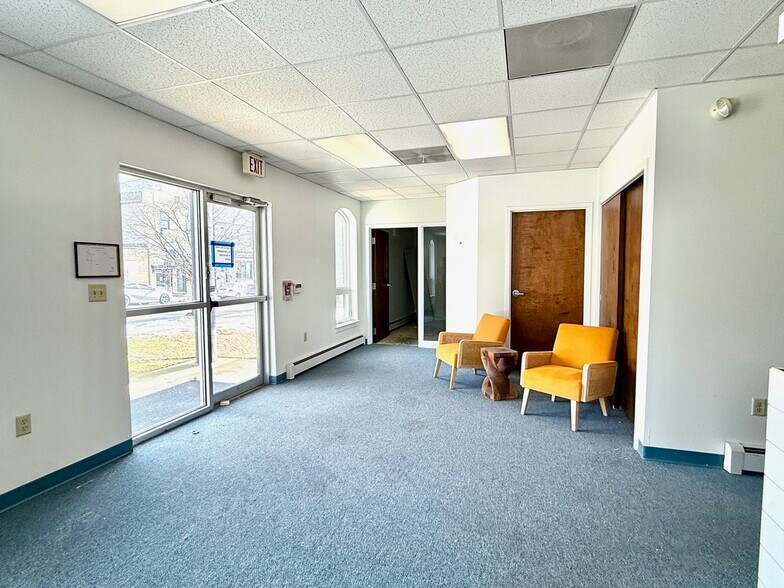 More Photos Of 624 S Prince St, Lancaster Flex For Sale